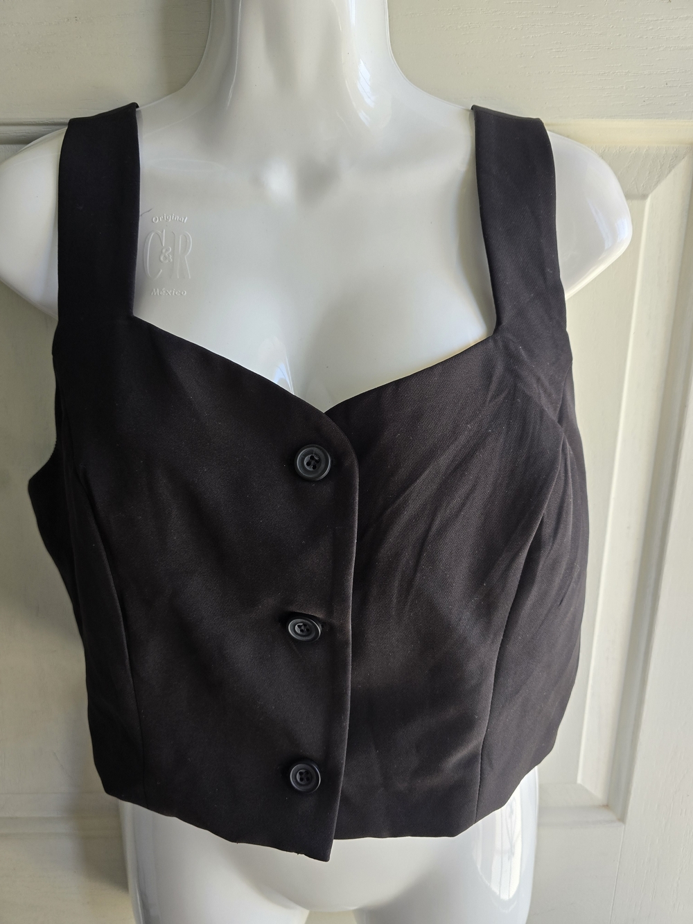 Sincerly Jules Black Button-Front Square-Neck Crop Top